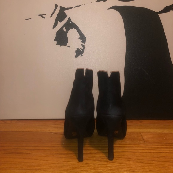 Pre Loved Jessica Simpson Faux Suede Ankle Booties - Picture 6 of 6
